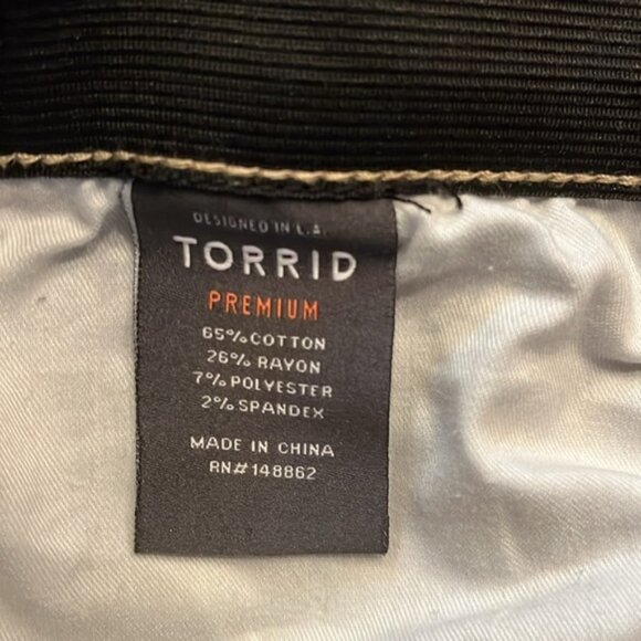 Torrid Distressed Sky High Skinny Jeans Size 24T - Picture 5 of 5